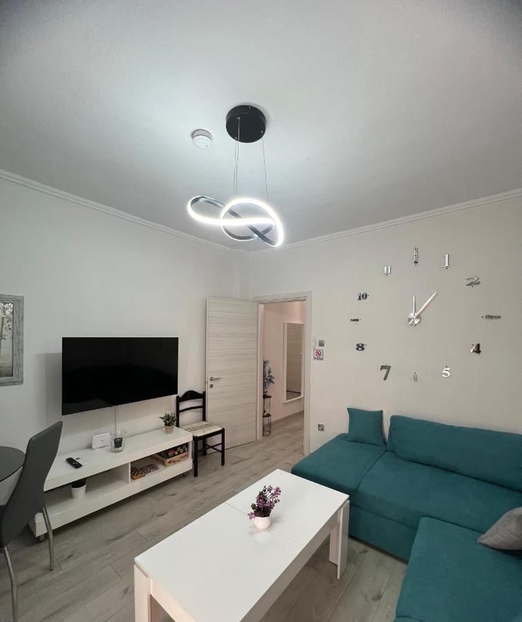 Serres City Center Modern Apartment Екстериор снимка
