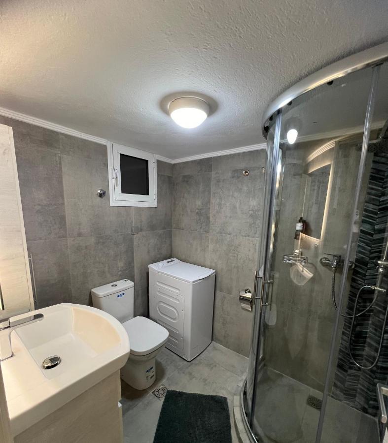 Serres City Center Modern Apartment Екстериор снимка